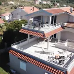 Gehl Apartman *